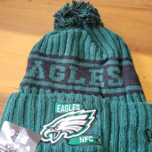 Philadelphia Eagles New Era Green & Black Beanie. New
